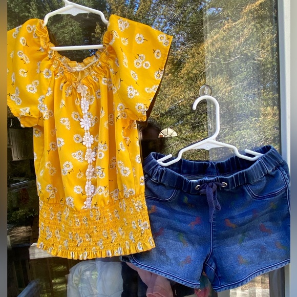 GIRL BLOUSE AND SHORT - Picture 5 of 7